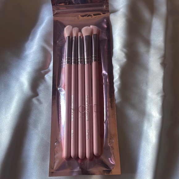 Sephora Other - ✨Host Pick✨ 🔥3 for $45 🔥MOTD In A Blush Blending Eye Brush Set